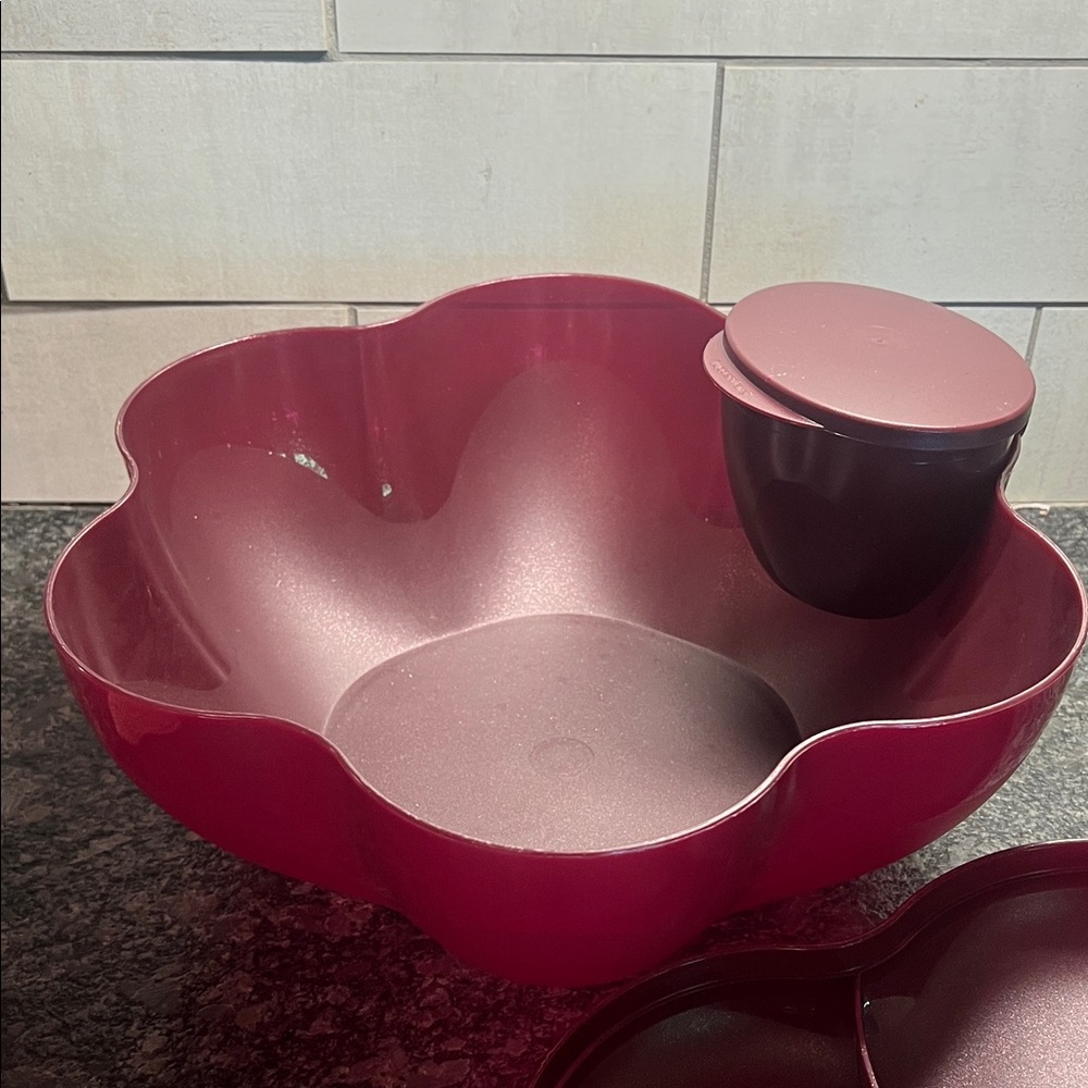 12 inch Tupperware Chip N Dip Burgandy Flower-Shaped Bowl with Lid